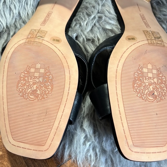 Vince Camuto Leather Women's Cris Cros Block Heel Sandal with Gold Detail Size 9 - Picture 7 of 9